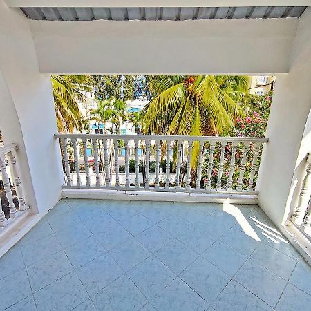 Coconut Bay Apartments Flic-en-Flacq Buitenkant foto