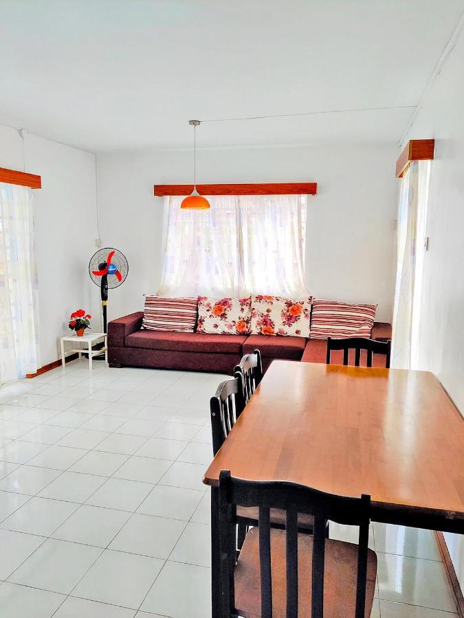 Coconut Bay Apartments Flic-en-Flacq Buitenkant foto